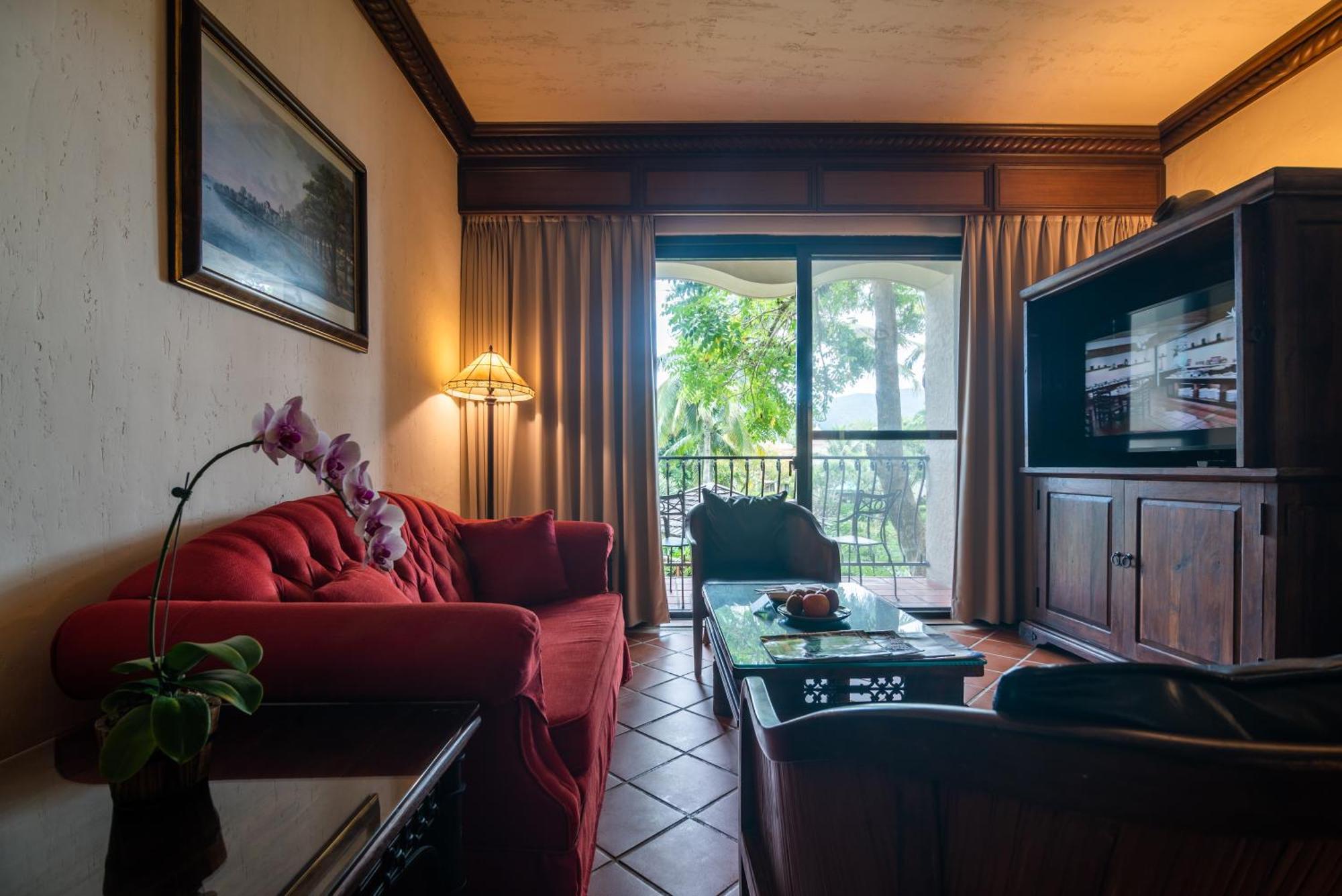 Promisedland Resort & Lagoon Shoufeng Exterior photo Living room