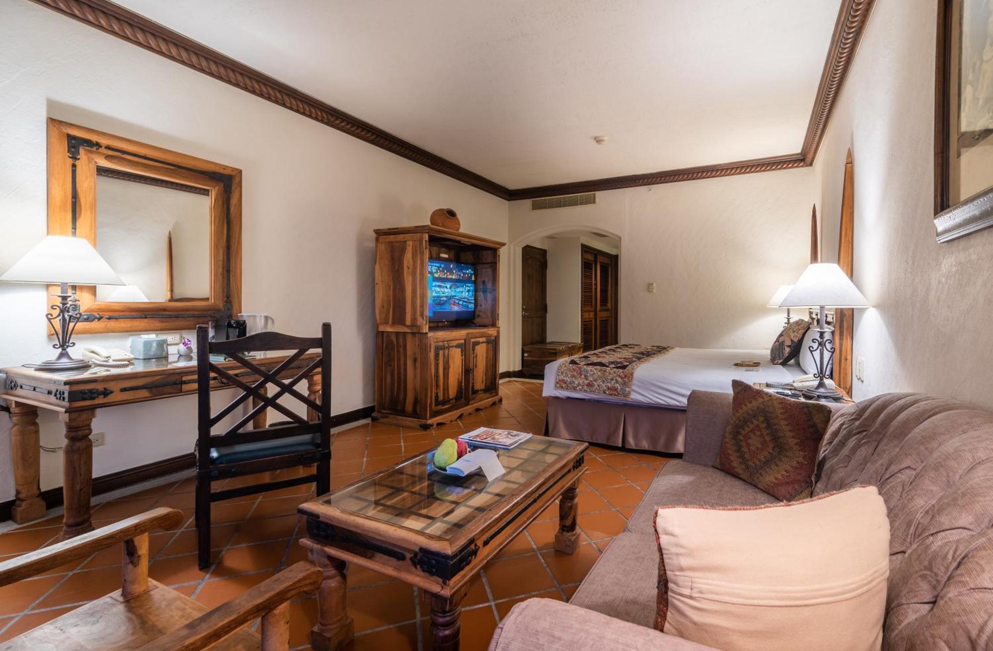 Promisedland Resort & Lagoon Shoufeng Exterior photo Deluxe Room