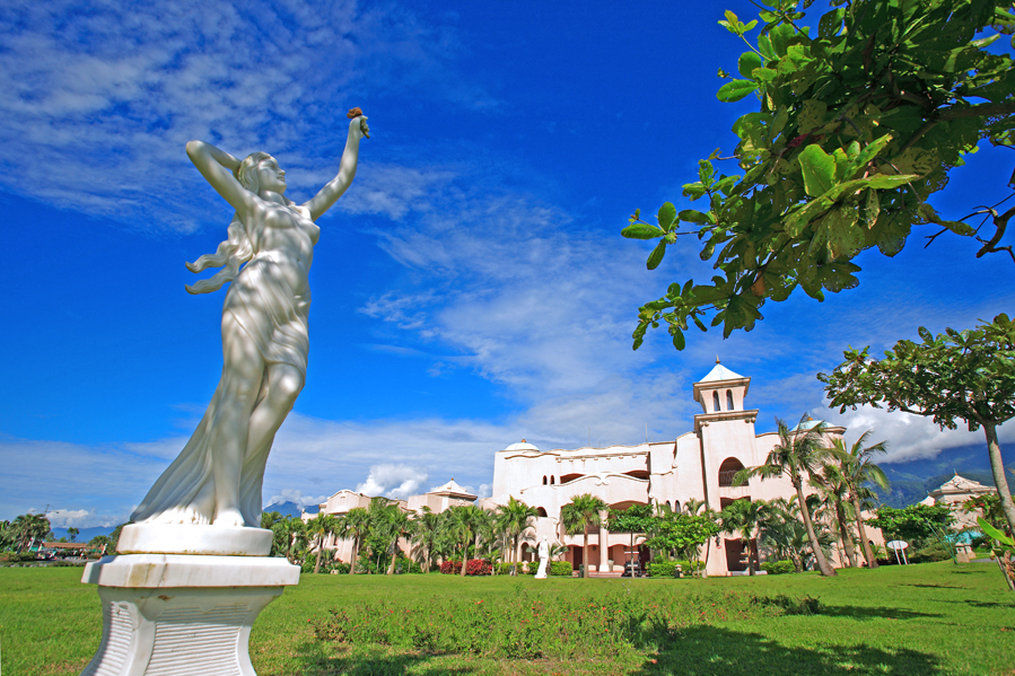 Promisedland Resort & Lagoon Shoufeng Exterior photo Statue of Venus