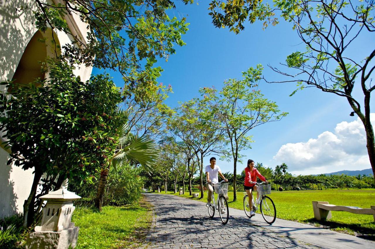 Promisedland Resort & Lagoon Shoufeng Exterior photo Bike path in the park