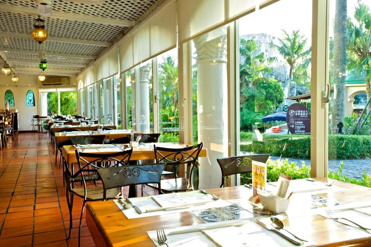 Promisedland Resort & Lagoon Shoufeng Exterior photo The interior of the restaurant
