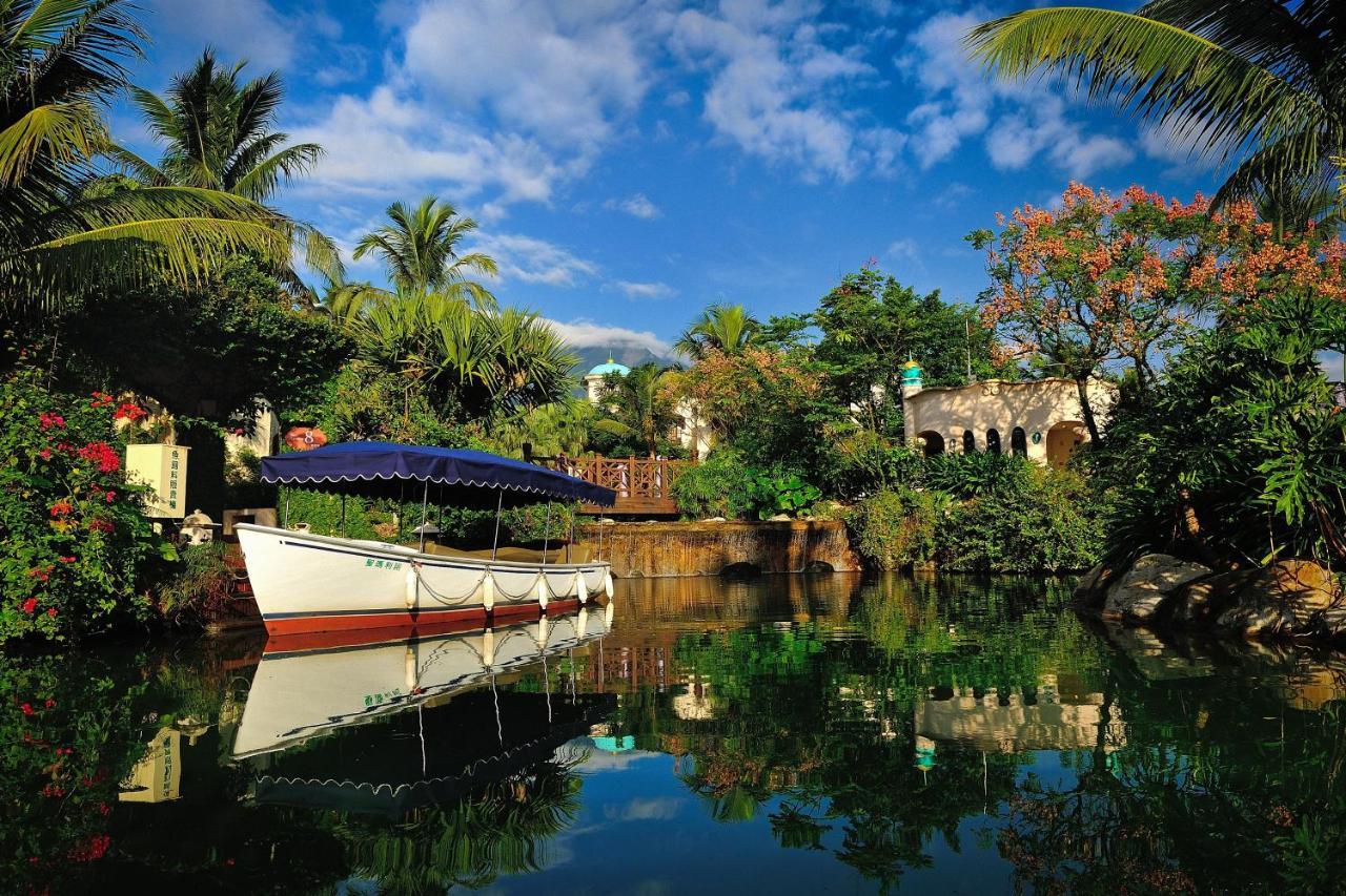 Promisedland Resort & Lagoon Shoufeng Exterior photo View of the canal